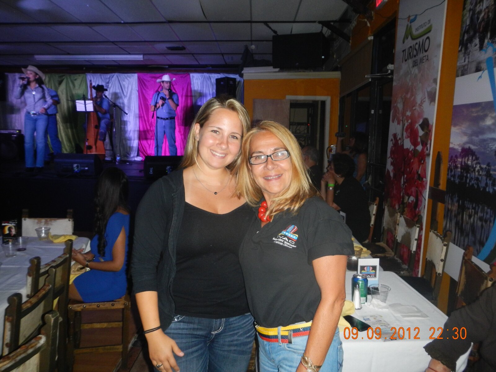 Gisela and Shelley Ackerman at Noche Llanera
