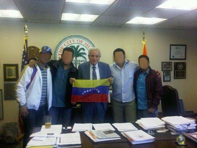 EF4D participants meeting Miami Mayor Tomás Regalado